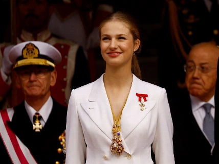 Leonor concluye su formación militar y recibirá los despachos en 2027 Español.News