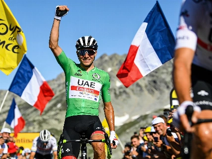 Pogacar pulveriza el récord del Alpe d'Huez y domina el Tour Español.News