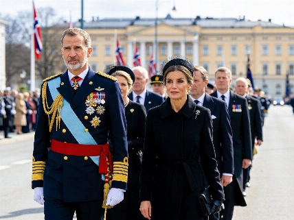 Felipe VI y Letizia encabezan el cortejo real en Oslo tras la muerte de Harald V