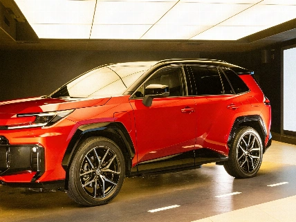 Por qué Toyota no lanza un RAV4 eléctrico y qué significa para el mercado español