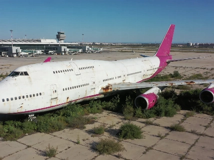 Aena subasta el Jumbo abandonado en Valencia Español.News