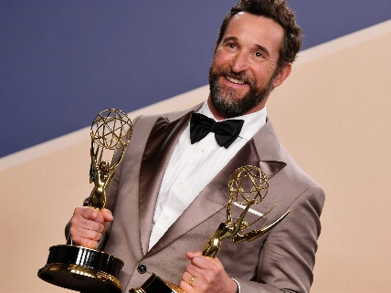 Matthew Rhys rompe el guion de los Emmy con doble victoria inesperada