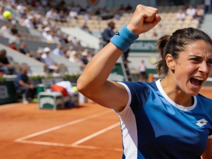 Badosa remonta en Iasi y roza el acceso directo al US Open Español.News