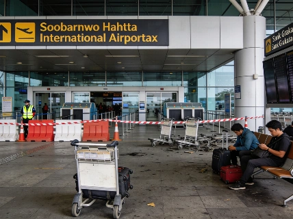 Seis aeropuertos cerrados en Indonesia tras la erupción del Anak Krakatoa