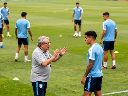 Por qué la ausencia de Suárez y Cavani puede cambiar el juego de la selección de Uruguay