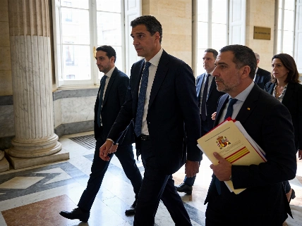 Sánchez adelanta elecciones tras perder la mayoría en el Congreso Español.News