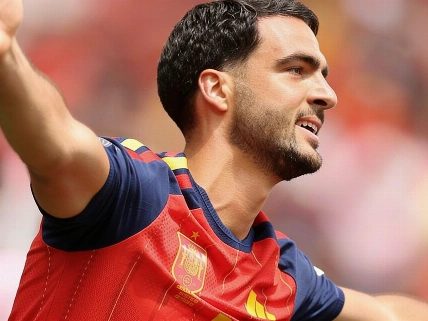 El reencuentro más esperado de Mikel Merino tras su gol decisivo