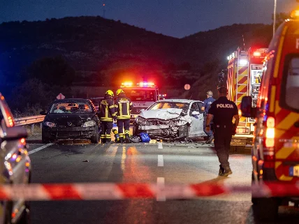 Siete fallecidos y ocho heridos en dos graves accidentes en Castellón y Málaga