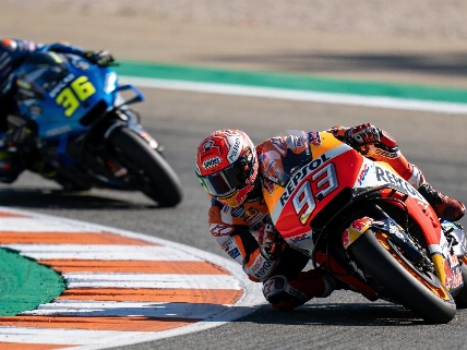 Marc Márquez sorprende a Ducati Lenovo con maniobra decisiva en Aragón