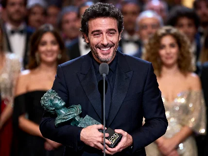 El actor relata su trayectoria desde animador en fiestas hasta el reconocimiento en el cine español