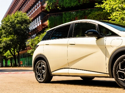 BYD Dolphin 2026: empieza a conducir ahora y paga después del verano, pero atentos a la condición