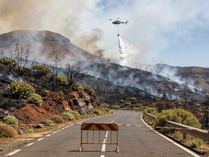 Madrid afronta emergencia nacional por tres incendios sin control