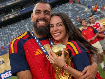 María Valero responde a la polémica por su vídeo con la Copa del Mundo Español.News