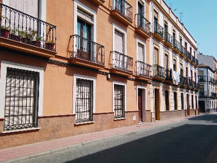 Barones del PSOE exigen adelanto electoral tras el bloqueo de los decretos Español.News