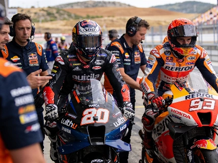 Bezzecchi sorprende en Aragón y Márquez parte segundo en la sprint