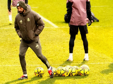 Arbeloa introduce medidas estrictas y somete a siete jugadores a una prueba exigente