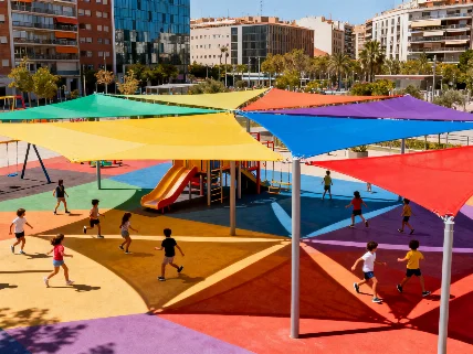 Barcelona amplía zonas de sombra en parques y colegios ante el aumento de calor