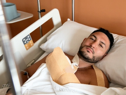 Omar Montes reaparece tras su operación y desata risas con su vídeo Español.News