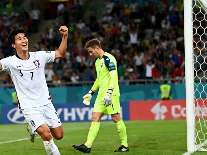 El portero Kim Seung-gyu salva a Corea en los últimos minutos del partido contra Chequia