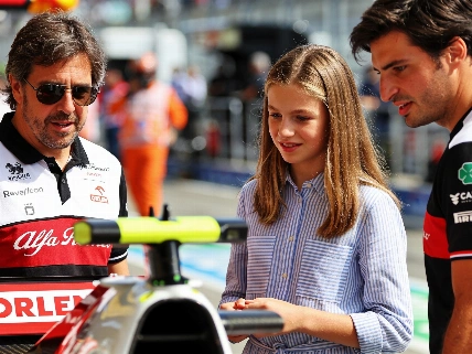 Leonor acapara miradas en el Mundial de Fórmula 1 junto a la familia real
