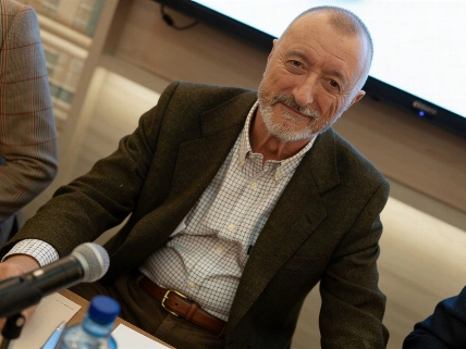 El paraíso perdido de Arturo Pérez-Reverte: la infancia que marcó su carácter