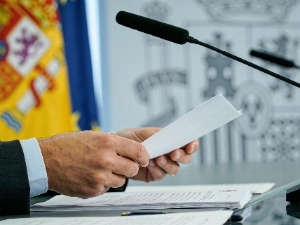 El Gobierno aprieta el paso con decretos sociales antes de las urnas Español.News