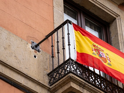 Colocar una bandera en el balcón puede salir caro Español.News