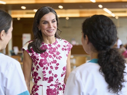 La reina Letizia reaparece en Madrid y pone el foco en la salud mental