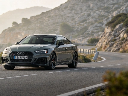 El nuevo Audi RS 5 PHEV incorpora un sistema único de vectorización de par