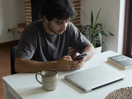 El móvil desplaza al ordenador en la vida digital Español.News