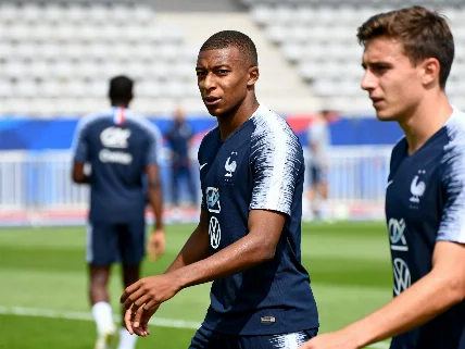 En el partido contra Irlanda, Deschamps apuesta por un nuevo esquema ofensivo y defensivo