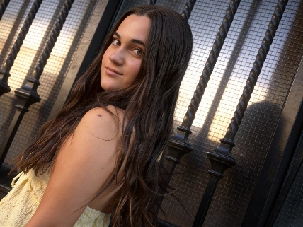 Daniella Bustamante toma el volante de su nueva vida universitaria