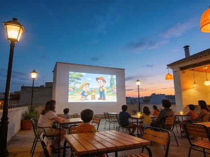 Cine de verano gratuito en Murcia: cartelera familiar al aire libre