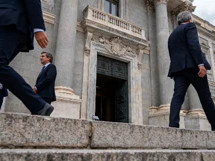 Investigaciones contra los círculos de Sánchez y Zapatero desatan debate sobre la independencia judicial