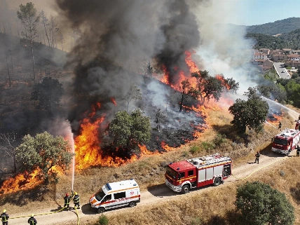 El incendio en La Mierla obliga a evacuar 16 municipios en Guadalajara Español.News