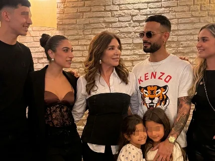 Raquel Bollo y el círculo familiar que la acompaña en su nueva etapa