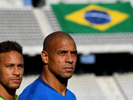 Ronaldo cuestiona el futuro de Neymar en la Selección Brasileña Español.News