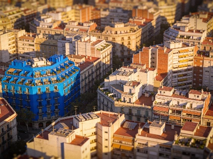 Barcelona detecta concentración récord de pisos turísticos en el Eixample