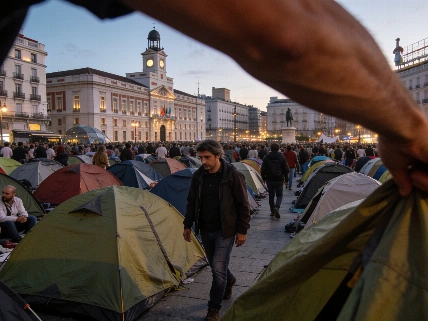 Miles acampan en Sol por la crisis de vivienda en Madrid Español.News