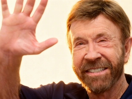 Las incógnitas tras la repentina muerte de Chuck Norris: secretos familiares al descubierto