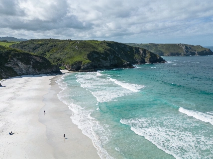 Playas del norte: refugio frente al calor extremo Español.News