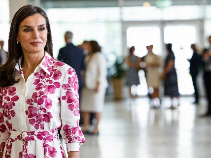 El vestido de flores de la reina Letizia marca el regreso más comentado