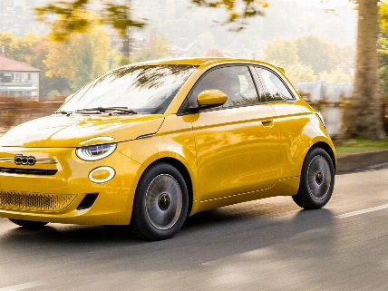 Giro inesperado para un Fiat 500: operación especial en el ferry entre Barcelona y Palma