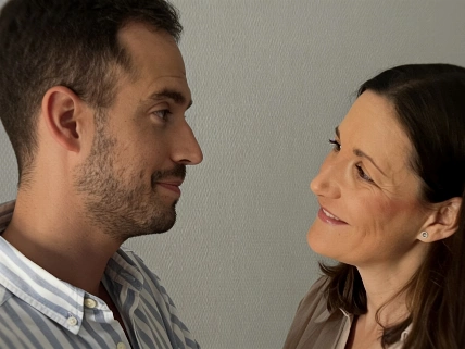 Raquel Sanz presenta a su hijo Álvaro tras una fecha marcada