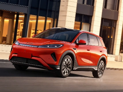 Nuevo BYD Sealion 05: autonomía récord del híbrido y carga ultrarrápida del eléctrico