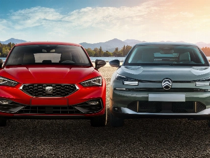 Dos populares coches compactos: enfoques diferentes, ciudades distintas