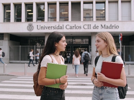 Luna Lozano lanza un consejo directo a la princesa Leonor en plena universidad