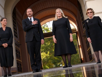 Marius Borg asiste al funeral del rey Harald con pulsera telemática