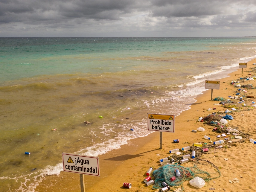 48 playas españolas reciben la Bandera Negra por contaminación Español.News