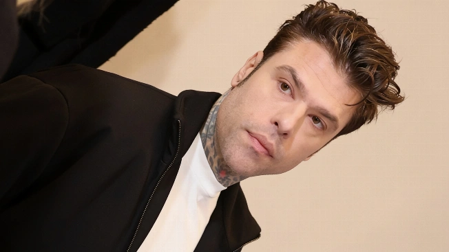 Fedez vuelve a ser ingresado en Milán tras el nacimiento de su hijo Español.News